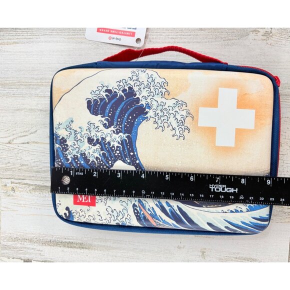NEW Target Band-Aid First Aid Kit Case The Met The Great Wave Kanagawa NEW - Picture 7 of 8